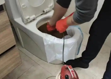 马桶疏通